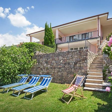 トッリ・デル・ベーナコ Casa Al 18ヴィラ エクステリア 写真